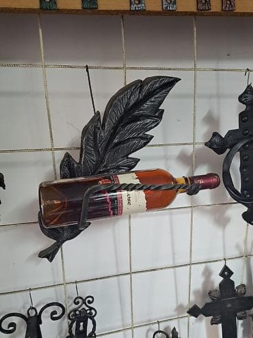 Ironing Boards: Ručno kovani držači za vinske boce - Materijal: kovan gvožđe/čelik sa at lalafo.rs — 2 Ironing Boards: Ručno kovani držači za vinske boce - Materijal: kovan gvožđe/čelik sa — 2