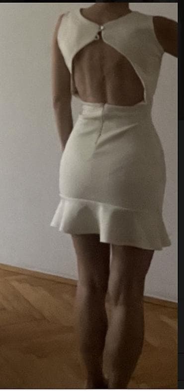 Elegantna mini haljina bez rukava u boji šampanj/belo. odgovara na lalafo.rs — 2 Elegantna mini haljina bez rukava u boji šampanj/belo. odgovara — 2