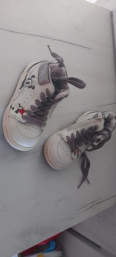 Dečije patike visoke dubine sa likovima Minnie Mouse. Zara, 23 broj na lalafo.rs — 1 Dečije patike visoke dubine sa likovima Minnie Mouse. Zara, 23 broj — 1