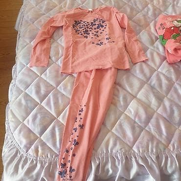 Trenerke za devojcice decije pitajte za cene brojevi su uslikani na lalafo.rs — 5 Trenerke za devojcice decije pitajte za cene brojevi su uslikani — 5