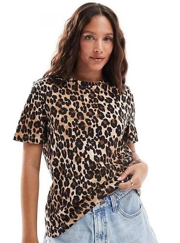 Bluza kratkih rukava sa okruglim izrezom i leopard printom. Velicina na lalafo.rs Bluza kratkih rukava sa okruglim izrezom i leopard printom. Velicina