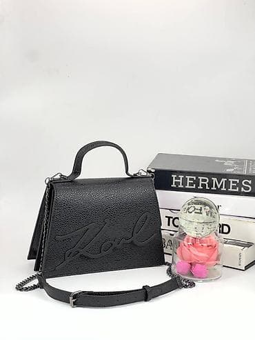Torba sa potpisom “Karl” – elegantna crossbody/ručna torbica na lalafo.rs Torba sa potpisom “Karl” – elegantna crossbody/ručna torbica