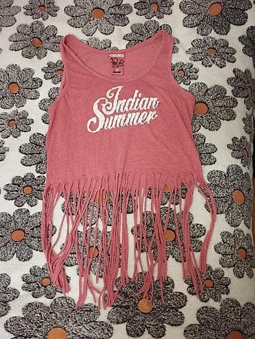 Majica bez rukava sa resama i natpisom. - Brend: Terranova - Model na lalafo.rs — 1 Majica bez rukava sa resama i natpisom. - Brend: Terranova - Model — 1