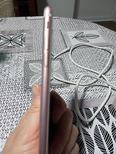 Mobile Phones & Accessories: Apple iPhone 6, roze-zlatna boja (Rose Gold). Model A1778. - Ekran at lalafo.rs — 5 Mobile Phones & Accessories: Apple iPhone 6, roze-zlatna boja (Rose Gold). Model A1778. - Ekran — 5