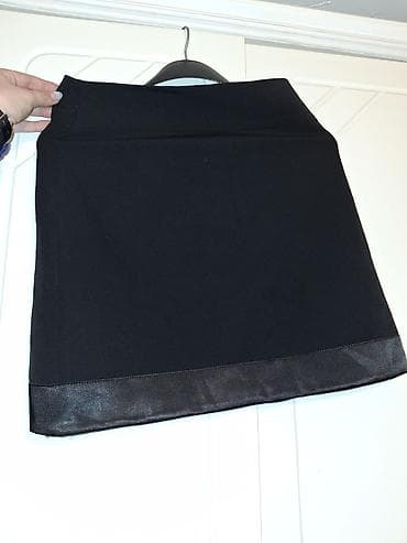 Crna mini suknja A-kroja - Klasičan crni model, ravnih linija - Visok na lalafo.rs — 2 Crna mini suknja A-kroja - Klasičan crni model, ravnih linija - Visok — 2