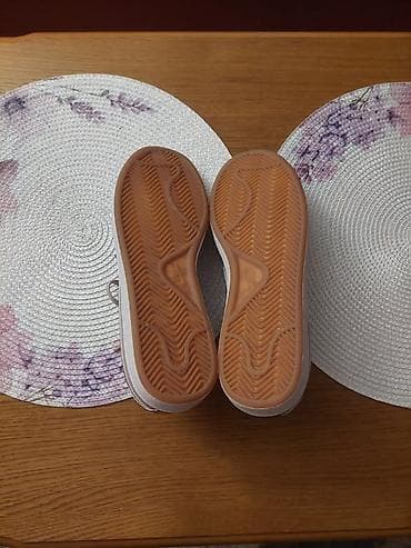 za svaki dan: Nove Nike ženske patike broj 40.5 - Nove original Nike patike Nikad at lalafo.rs — 5 za svaki dan: Nove Nike ženske patike broj 40.5 - Nove original Nike patike Nikad — 5