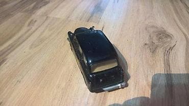 Art & Collectibles: Burago Mercedes 190 e 1 prema 25Wely Taxy at lalafo.rs — 10 Art & Collectibles: Burago Mercedes 190 e 1 prema 25Wely Taxy — 10