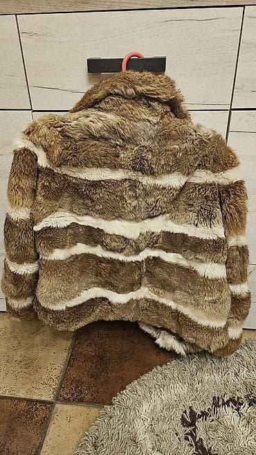 Other: Ženska bunda/kaput od pravog krzna, kratkog kroja (dužina do kukova) at lalafo.rs — 9 Other: Ženska bunda/kaput od pravog krzna, kratkog kroja (dužina do kukova) — 9
