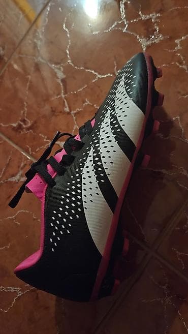 Sports & Leisure: Nove kopačke adidas predator br 36 at lalafo.rs — 6 Sports & Leisure: Nove kopačke adidas predator br 36 — 6