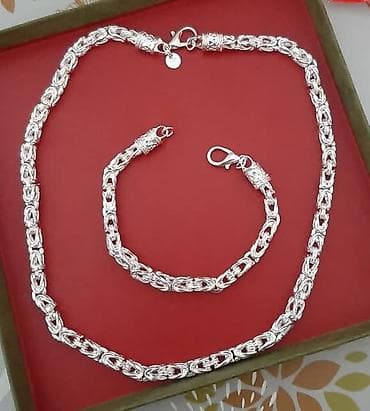 Ogrlica+narukvica
Cena:2000din na lalafo.rs Ogrlica+narukvica
Cena:2000din