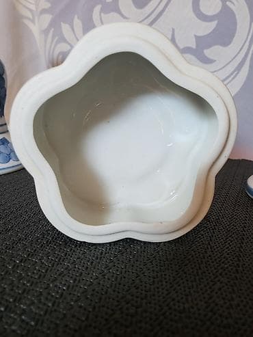 Satula i svecnjak novi,rucno oslikani pa glazirani iz 80ih. Dvodelni na lalafo.rs — 8 Satula i svecnjak novi,rucno oslikani pa glazirani iz 80ih. Dvodelni — 8