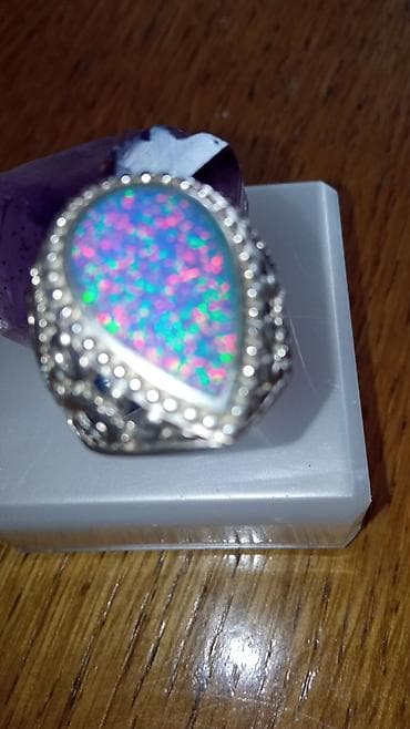 Stari srebrni prsten sa žigom 925 prele, veliki masivan na lalafo.rs Stari srebrni prsten sa žigom 925 prele, veliki masivan