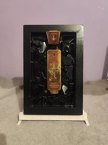 Paintings & Picture frames: Epoxy slika od razbijene flasice parfema Paco Rabanne One Million U at lalafo.rs — 2 Paintings & Picture frames: Epoxy slika od razbijene flasice parfema Paco Rabanne One Million U — 2