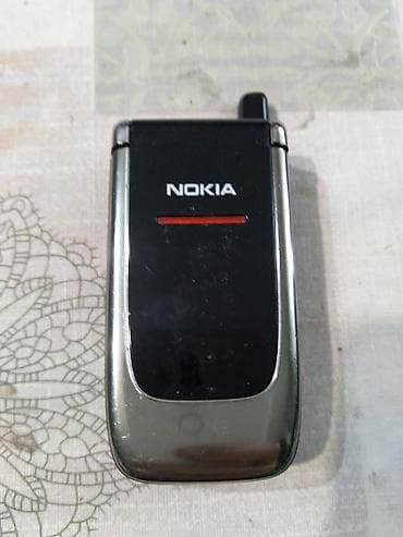 Nokia preklopni telefon (model RM-70, tip RH-70) - Klasik na preklop na lalafo.rs Nokia preklopni telefon (model RM-70, tip RH-70) - Klasik na preklop