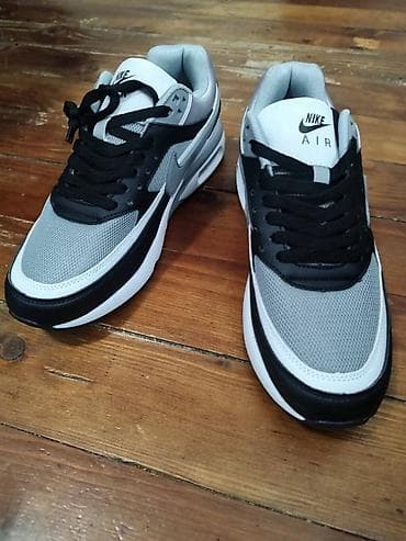 Nike patike brojevi i cena ispisana na slikama na lalafo.rs — 3 Nike patike brojevi i cena ispisana na slikama — 3