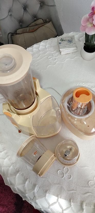 Electronics: Multipraktik, blender, sokovnik i secko, sve u jednom. Ima 4 različita at lalafo.rs — 4 Electronics: Multipraktik, blender, sokovnik i secko, sve u jednom. Ima 4 različita — 4