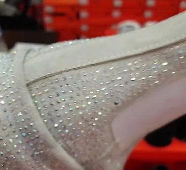 Nove fantastične
Sa cirkonima
Unikat model
Br 38 na lalafo.rs — 5 Nove fantastične
Sa cirkonima
Unikat model
Br 38 — 5