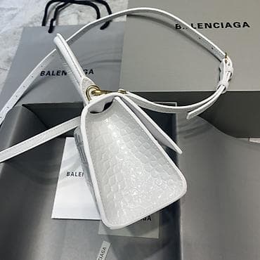 Balenciaga Hourglass torbica – mini format, bela lak koža sa na lalafo.rs — 3 Balenciaga Hourglass torbica – mini format, bela lak koža sa — 3