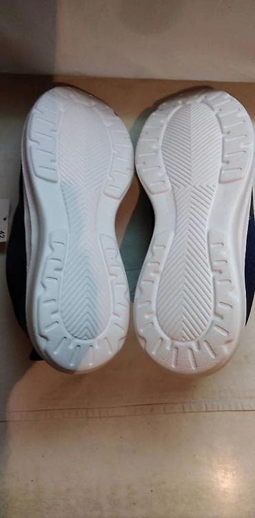 Patike muske Crivit teget br.42, zatvorene,.Dužina gazišta 28 cm!! na lalafo.rs — 3 Patike muske Crivit teget br.42, zatvorene,.Dužina gazišta 28 cm!! — 3