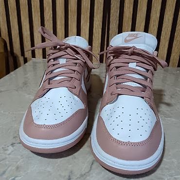 zenske broj: Nike Dunk Low – žensko izdanje u kombinaciji boja Rose/White - at lalafo.rs — 3 zenske broj: Nike Dunk Low – žensko izdanje u kombinaciji boja Rose/White - — 3