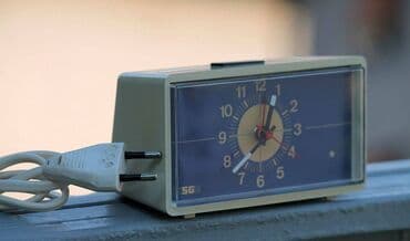 Antique vases & decor: KOLEKCIONARSKI -Dizajnerski stoni sat/ Vintage budilnik ESGE EXTRA at lalafo.rs — 1 Antique vases & decor: KOLEKCIONARSKI -Dizajnerski stoni sat/ Vintage budilnik ESGE EXTRA — 1