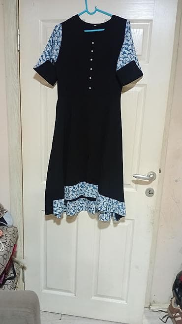 dve suknje po: Lot haljina – 4 kom 1) Haljina bez rukava, gornji deo sa cik-cak na lalafo.rs — 2 dve suknje po: Lot haljina – 4 kom 1) Haljina bez rukava, gornji deo sa cik-cak — 2