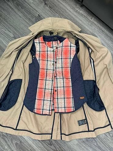 Pepe jeans mantil sa prslukom koji se skida, XS veličine. Ima par na lalafo.rs — 1 Pepe jeans mantil sa prslukom koji se skida, XS veličine. Ima par — 1