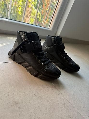 Crne patike/čizme do članaka sa kaišem i pertlama - Model: visoke na lalafo.rs — 4 Crne patike/čizme do članaka sa kaišem i pertlama - Model: visoke — 4