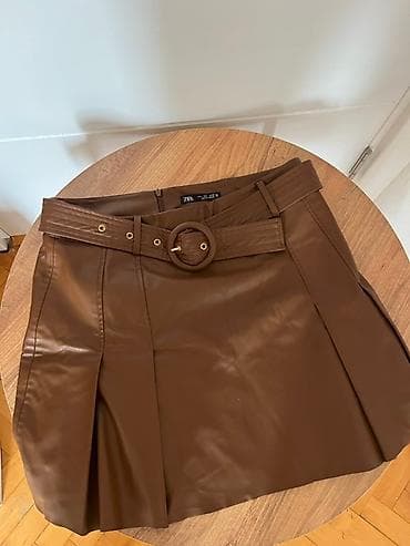 Zara mini suknja od eko kože u tamno braon boji. A-kroj sa dubokim na lalafo.rs — 2 Zara mini suknja od eko kože u tamno braon boji. A-kroj sa dubokim — 2