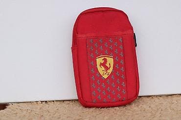 Korisna za dokumente, novcanik, ima tri dzepica, moze da se okaci na na lalafo.rs — 3 Korisna za dokumente, novcanik, ima tri dzepica, moze da se okaci na — 3