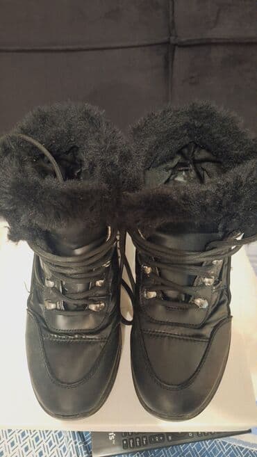 Gležnjače, 40 na lalafo.rs Gležnjače, 40