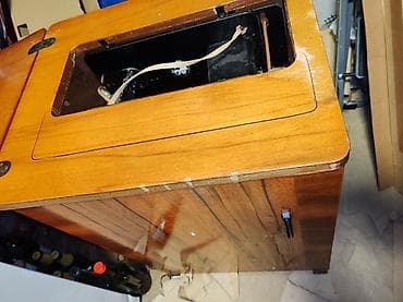 Šivaća mašina Bagat “Jadranka” sa originalnim drvenim ormarićem i na lalafo.rs — 2 Šivaća mašina Bagat “Jadranka” sa originalnim drvenim ormarićem i — 2