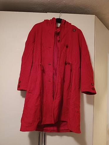 Crveni ženski kaput/parkа sa kapuljačom - Boja: intenzivno crvena - na lalafo.rs Crveni ženski kaput/parkа sa kapuljačom - Boja: intenzivno crvena -