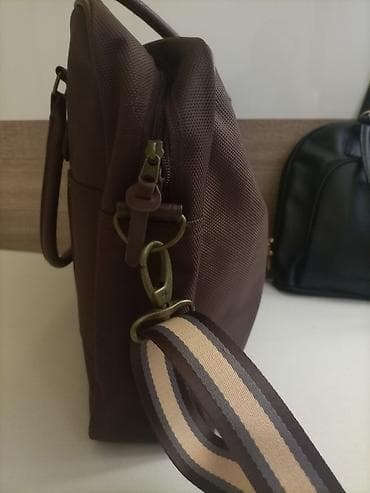 Poslovne tašne nove.Manja 1500 veća Kangol 2000 din at lalafo.rs — 2 Poslovne tašne nove.Manja 1500 veća Kangol 2000 din — 2