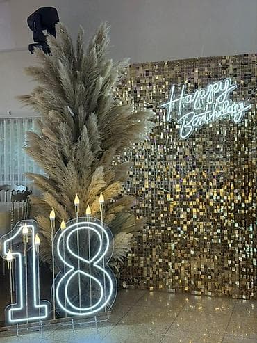 za svaki dan: Elegancija u svakom detalju Zlatni sjaj, pampas i svetleći elementi at lalafo.rs — 4 za svaki dan: Elegancija u svakom detalju Zlatni sjaj, pampas i svetleći elementi — 4