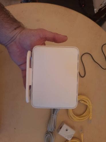 Samo Huawei ruter-modem.
Nepoznato stanje.
Bez lan kablova na lalafo.rs — 4 Samo Huawei ruter-modem.
Nepoznato stanje.
Bez lan kablova — 4