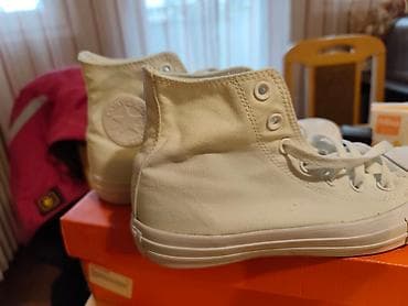 Converse Chuck Taylor All Star – uniseks visoke patike - Model: Chuck na lalafo.rs — 1 Converse Chuck Taylor All Star – uniseks visoke patike - Model: Chuck — 1