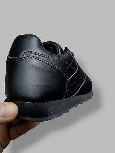 Reebok classic patike kao ekokoža crne i bele NOVO Novo Brojevi 36 na lalafo.rs — 5 Reebok classic patike kao ekokoža crne i bele NOVO Novo Brojevi 36 — 5