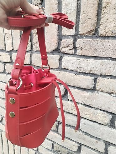 zenske original guess: Mala kozna torba nova
24*16 na lalafo.rs — 7 zenske original guess: Mala kozna torba nova
24*16 — 7