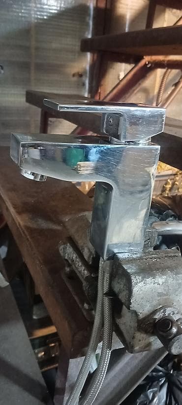 cista koza broj: Jednoručna slavina za lavabo – modernog kvadratnog dizajna, hrom na lalafo.rs — 3 cista koza broj: Jednoručna slavina za lavabo – modernog kvadratnog dizajna, hrom — 3