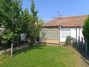 dve suknje po: Porodična kuća sa dvorištem i baštom - Prizemna kuća sa dve krovne na lalafo.rs — 3 dve suknje po: Porodična kuća sa dvorištem i baštom - Prizemna kuća sa dve krovne — 3