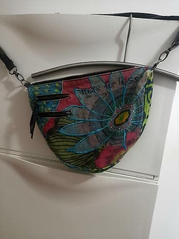 Prodaja i slanje do subote samo Desigual torbica preko ramena – at lalafo.rs — 7 Prodaja i slanje do subote samo Desigual torbica preko ramena – — 7