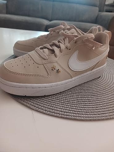 Patike Nike Court Borough Low 2 u bež boji, sa prepoznatljivim belim na lalafo.rs — 2 Patike Nike Court Borough Low 2 u bež boji, sa prepoznatljivim belim — 2