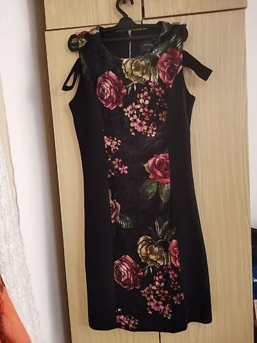 Women's Clothing: Mini haljina, M veličina, bez rukava sa delom koji pada preko ramena at lalafo.rs — 1 Women's Clothing: Mini haljina, M veličina, bez rukava sa delom koji pada preko ramena — 1