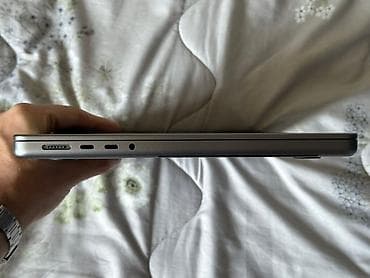 Na prodaju MacBook Pro M3 14" 2023. 8gb rama i 512gb ssd. Boja je at lalafo.rs — 10 Na prodaju MacBook Pro M3 14" 2023. 8gb rama i 512gb ssd. Boja je — 10