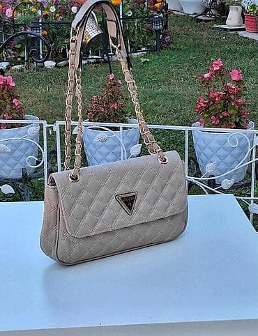 GUESS ženska torba – crossbody/ramena - Model sa preklopom i at lalafo.rs — 5 GUESS ženska torba – crossbody/ramena - Model sa preklopom i — 5