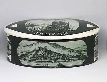 Vintage Toleware limena kutija JADRAN 1960. Vintage Toleware limena na lalafo.rs — 10 Vintage Toleware limena kutija JADRAN 1960. Vintage Toleware limena — 10