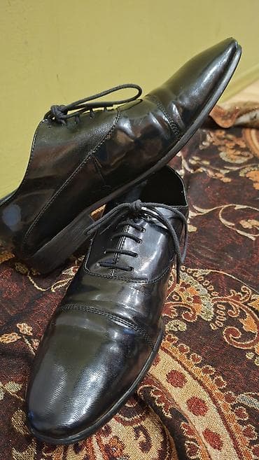 Elegantne muške cipele – crne, vezivanje na pertle, klasičan „cap-toe“ na lalafo.rs — 6 Elegantne muške cipele – crne, vezivanje na pertle, klasičan „cap-toe“ — 6