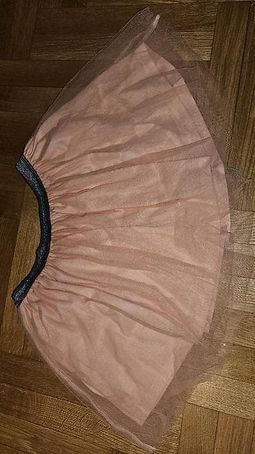 Skirts: Suknjica u veličini 7-8. Može mnogo duže da se nosi jer ima lastiš at lalafo.rs — 2 Skirts: Suknjica u veličini 7-8. Može mnogo duže da se nosi jer ima lastiš — 2