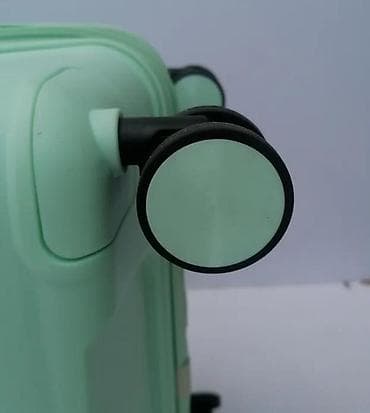 dve suknje po: Tvrdi kofer na točkiće – mint zelena boja - Materijal: izdržljiva at lalafo.rs — 4 dve suknje po: Tvrdi kofer na točkiće – mint zelena boja - Materijal: izdržljiva — 4